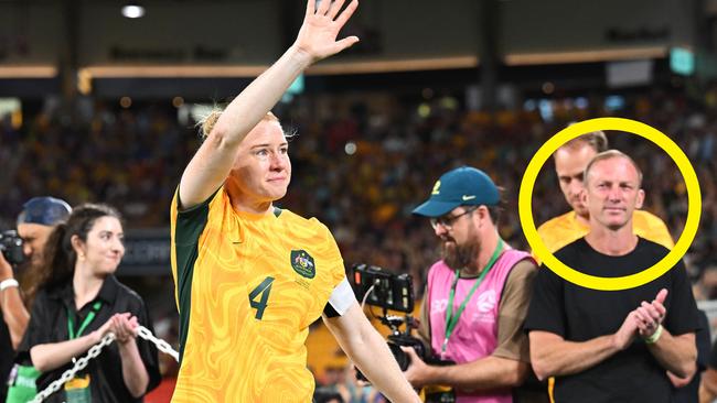 Clare Polkinghorne of Australia enters the field with a Guard of Honour. Photo by Bradley Kanaris/Getty Images.