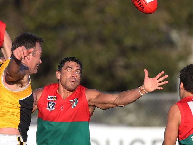 Melbourne Australia 15th July 2017Peninsula FL: Pines v Frankston YCWPD823591Paul Scanlon arm stretched out reaches for the ball for Peninsula FL.Picture: Stuart Milligan