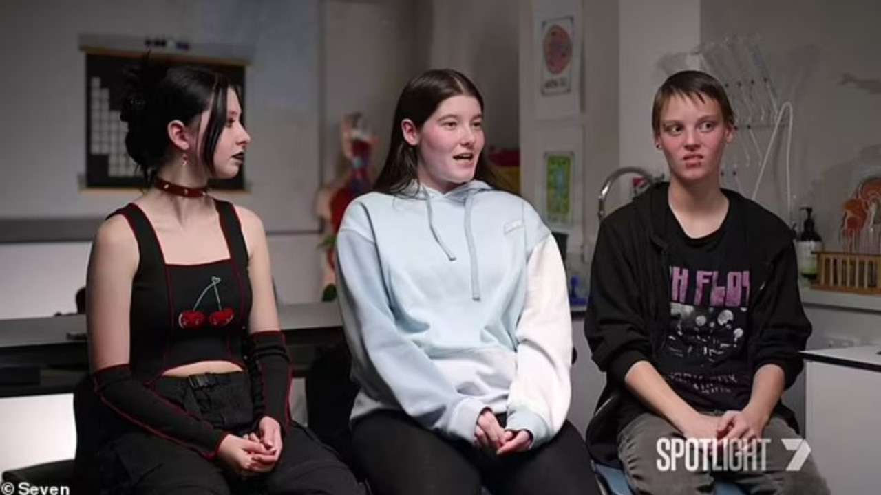 Three teenagers admit to vaping in class. Picture: 7 News Spotlight