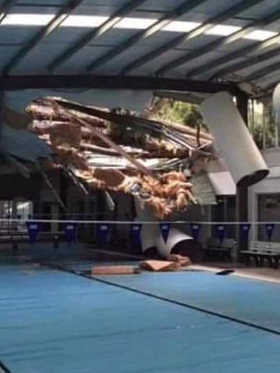 A tree has crashed through the roof of the Monbulk Aquatic Centre.