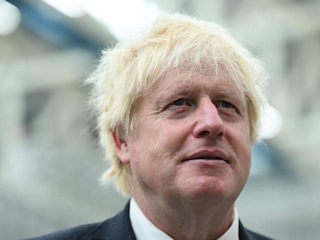 Johnson to run country from Chequers