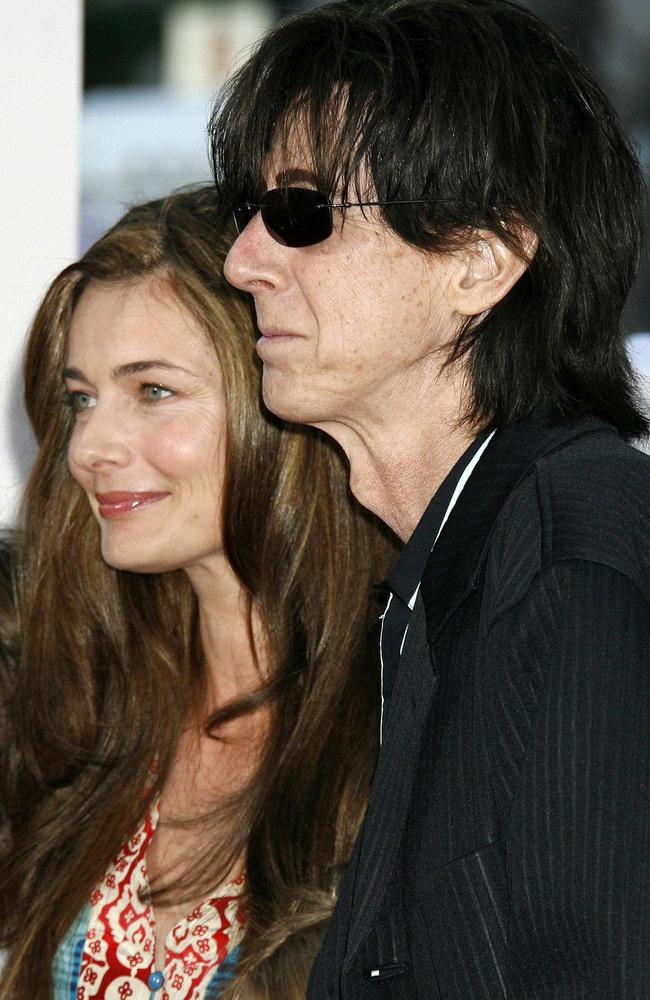 He was reportedly found by estranged wife Paulina Porizkova (L).