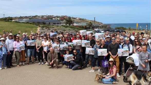 More than 200 people attended a community meeting to save the Hallett Cove boardwalk. Picture: Amanda Rishworth MP