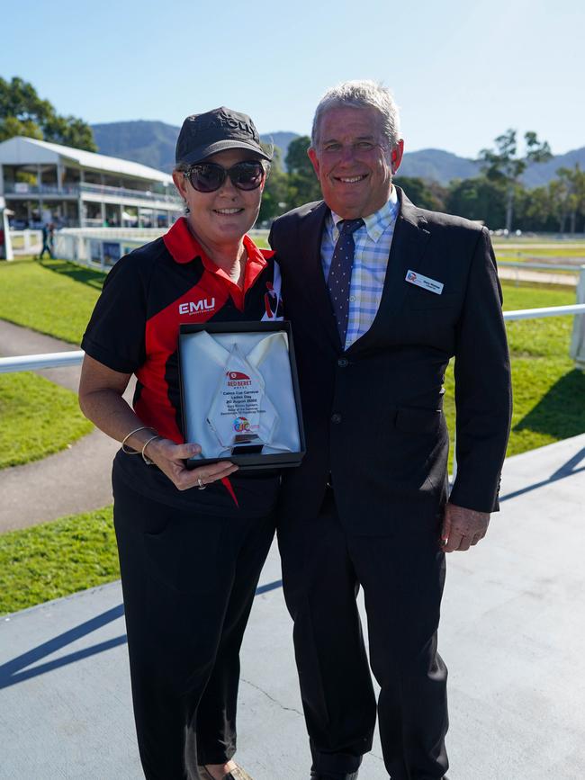Niki Dawson (Modernism) Gary Riches with Trophy