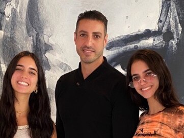 Robert Fam of Cosmedix Clinics in Darlinghurst pictured with two of his high profile clients, Insta-famous twins models Elisha (left) and Renne (right) Herbert.Source: InstagramLink: https://www.instagram.com/p/CPziuSiHJjW/?hl=en