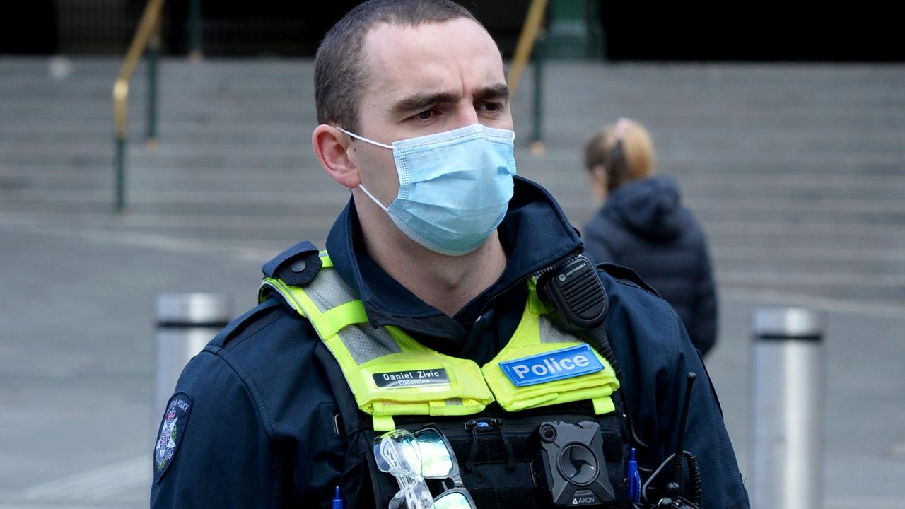 queensland-police-not-required-to-wear-ppe-in-line-with-cho-news