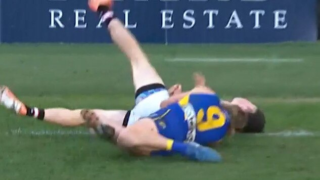 It wasn’t a good look. Photo: Fox Footy