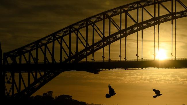 The Bureau of Meteorology tipping temperatures to stay in the low-to-mid-20s all the way through to the weekend as a high pressure system moves across Northern NSW. Picture: NCA NewsWire/Joel Carrett