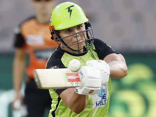 MELBOURNE, AUSTRALIA - NOVEMBER 15: Georgia Voll of the Thunder bats during the WBBL match between Perth Scorchers and Sydney Thunder at Melbourne Cricket Ground on November 15, 2024, in Melbourne, Australia. (Photo by Darrian Traynor/Getty Images)