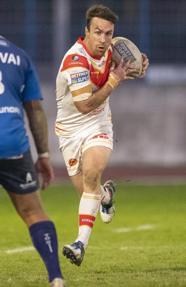 James Maloney #6 of Catalans Dragons runs at Patty Vaivai #3 of Toulouse Olympic during the Catalans Dragons V Toulouse Olympique, Super League pre season match at Albert Domec stadium on January 18th 2019 in Carcassonne , France (Photo by Tim Clayton/Corbis via Getty Images)