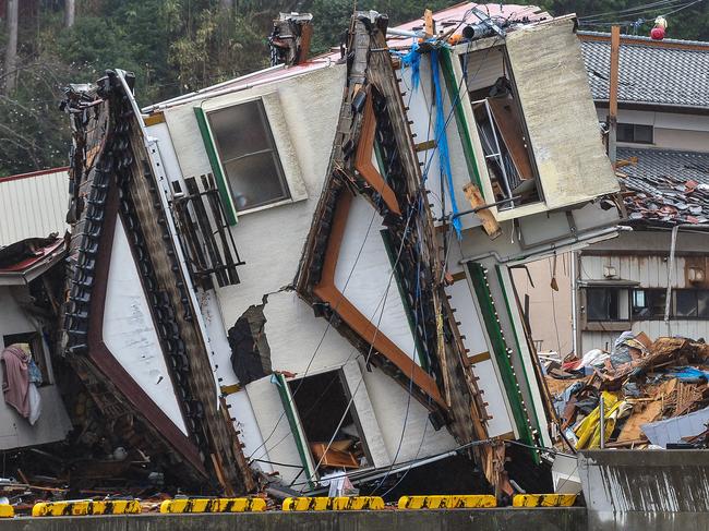 Reality of the tsunami disaster. The outbreak of the unprecedented Great East Japan Earthquake and tsunami