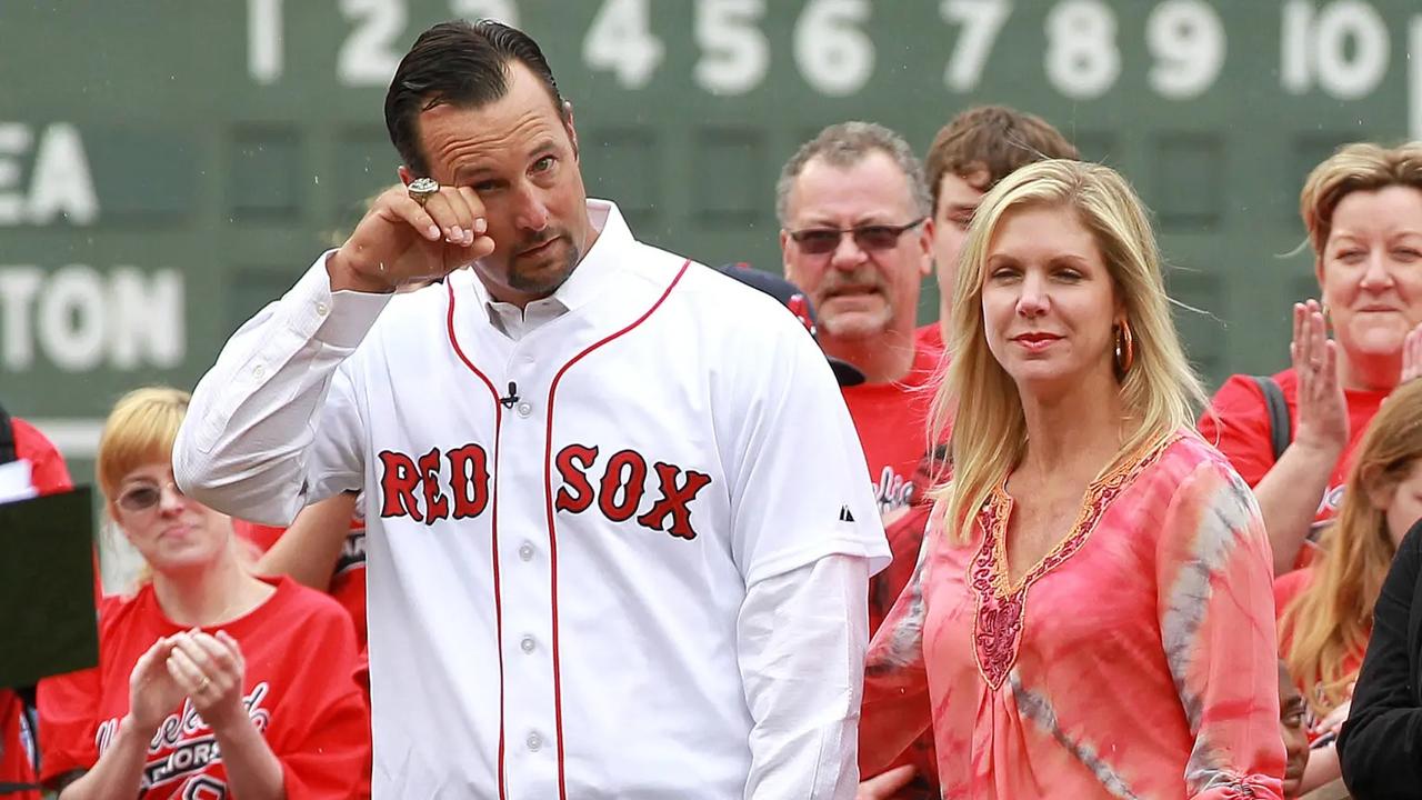 How many kids did Tim Wakefield have with his wife Stacy? A