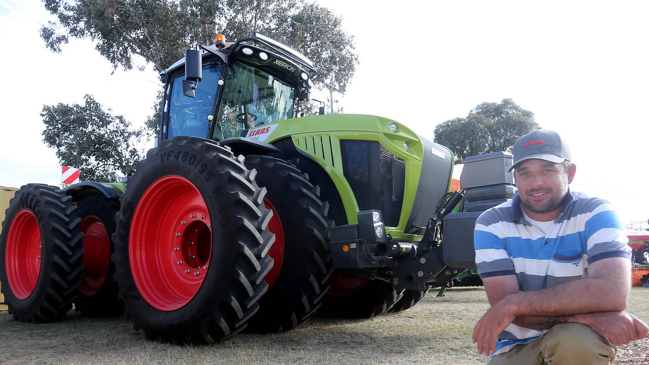 Claas Xerion 5000 multitasks and saves big on fuel The Weekly Times