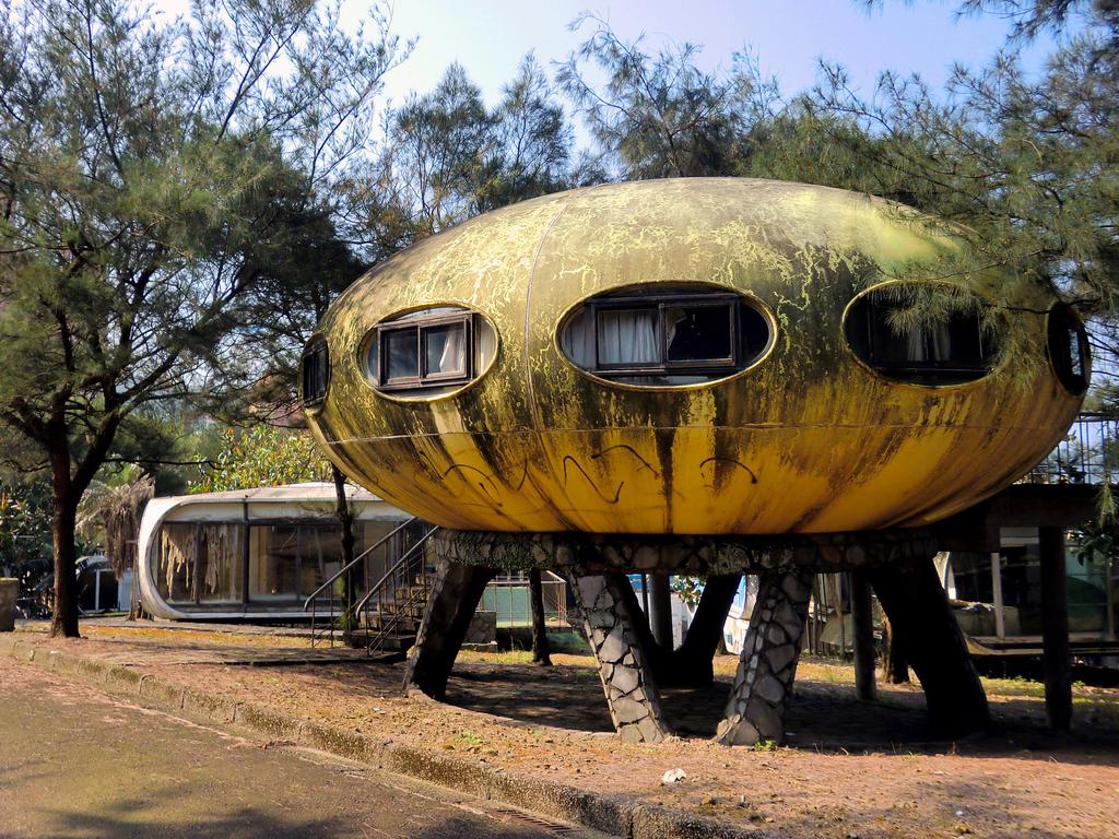 The bizarre abandoned UFO houses in Wanli, a Taiwan futuristic village.
