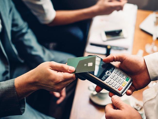 Should cafes only take card or offer cash payments?