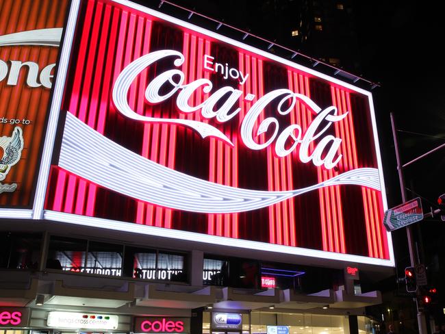 Vivid Sydney 2018: First look at Coca-Cola sign at Kings Cross lit up ...