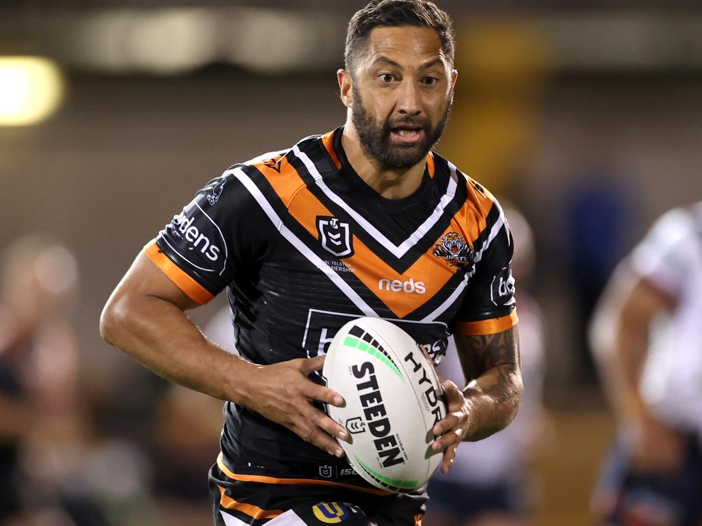 Wests Tigers' David Nofoaluma and Josh Aloiai ordered by NRL to