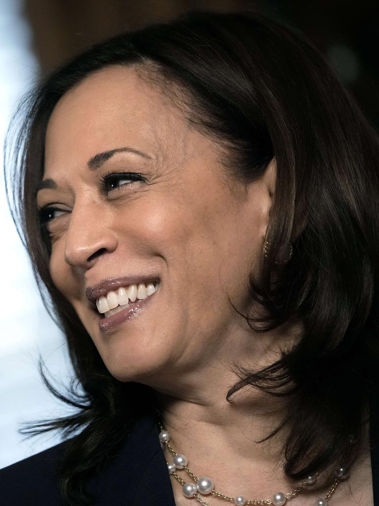 Kamala Harris wipes hand on pants after handshake with South Korean ...