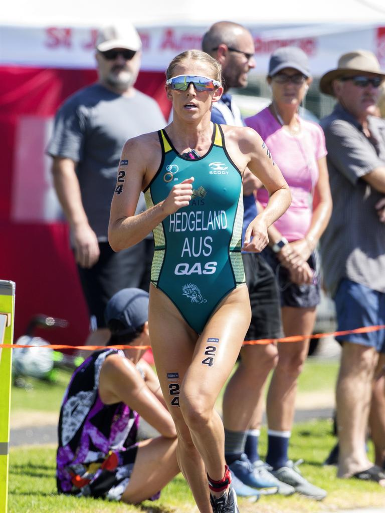 Kira Hedgeland AUS during the run leg of the Women's Elite &amp; U23 Devonport Triathlon. PICTURE CHRIS KIDD