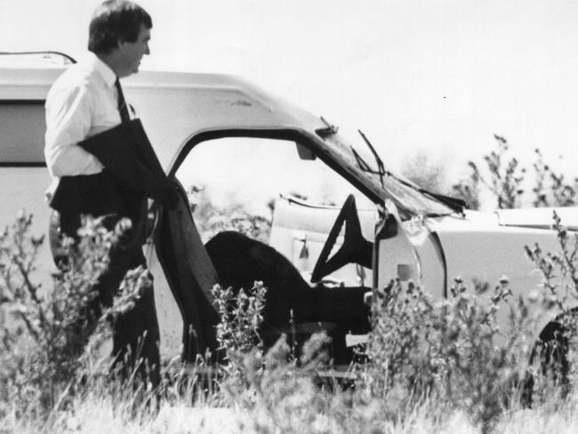 The body of Noble Park gunman Pavel “Mad Max” Marinof lies slumped in the panel van he tried to flee in after a gunbattle with police in 1986.