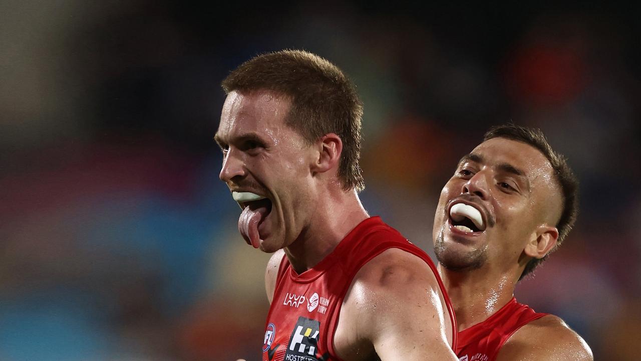 Suns fly high over Hawks to continue Darwin love affair