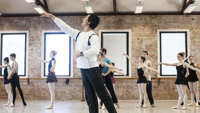 Li Cunxin putting dancers through their paces.