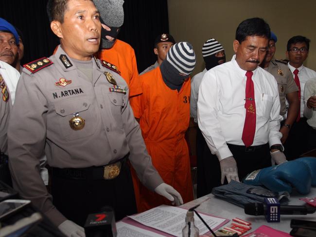 Police show Australian Guiseppe Serafino and British man David Matthew during press conference of their case at Denpasar police station in Bali. Picture: Supplied