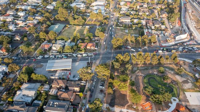 Traffic near Williamstown Road, Spotswood. Picture: Jake Nowakowski