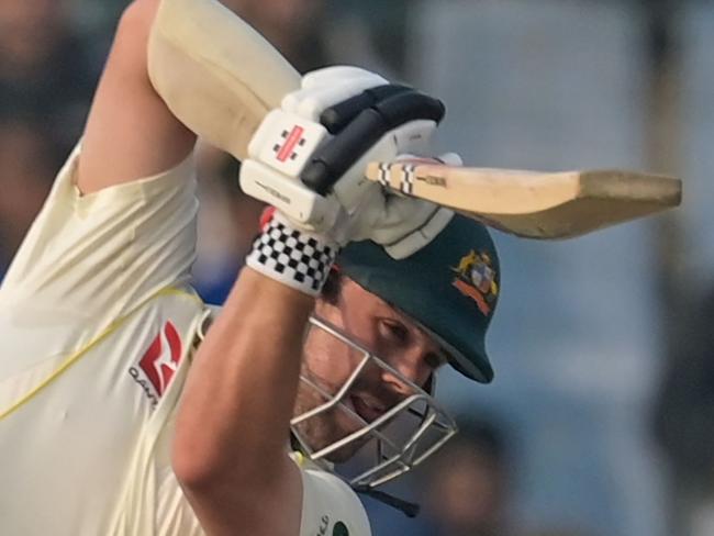 Australia's Travis Head plays a shot during the second day of the second Test cricket match between India and Australia at the Arun Jaitley Stadium in New Delhi on February 18, 2023. (Photo by Money SHARMA / AFP) / ----IMAGE RESTRICTED TO EDITORIAL USE - STRICTLY NO COMMERCIAL USE-----