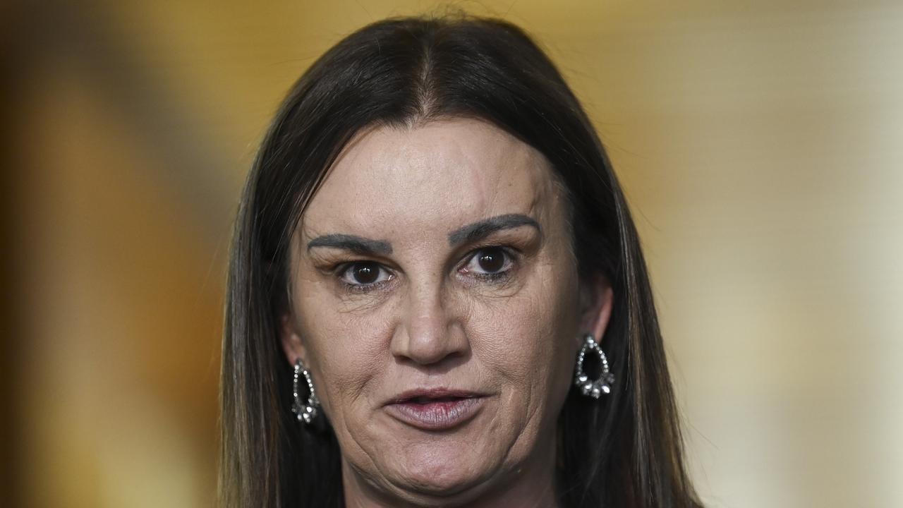 Jacqui Lambie backs SA proposal for under-14s social media ban | Herald Sun