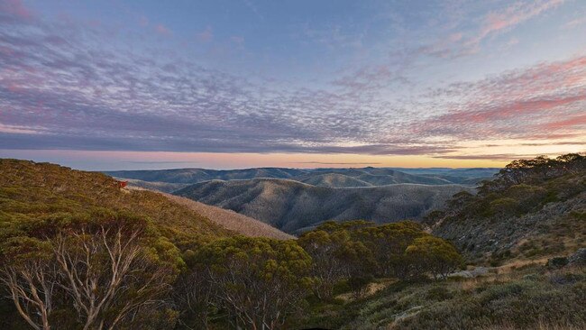 The view from Mountain Dreaming Apartments in Mount Hotham.