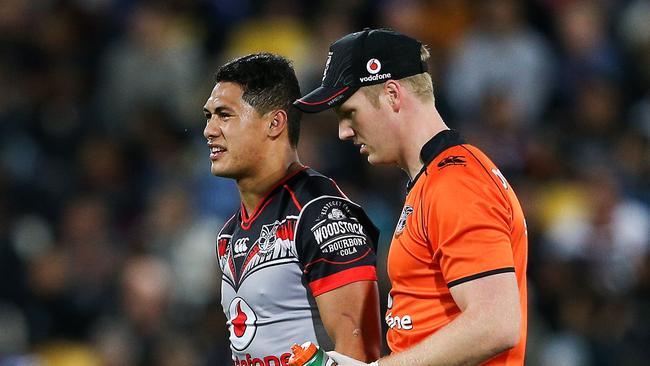 WELLINGTON, NEW ZEALAND - APRIL 16: Roger Tuivasa-Sheck of the Warriors looks on after sustaining a knee injury during the round seven NRL match between the Canterbury Bulldogs and the New Zealand Warriors at Westpac Stadium on April 16, 2016 in Wellington, New Zealand. (Photo by Hagen Hopkins/Getty Images)