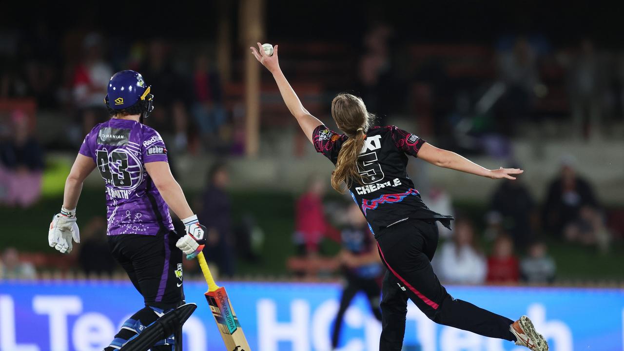 Lauren Cheatle took a stunning catch to get rid of Nicola Carey. Picture: Mark Metcalfe/Getty Images