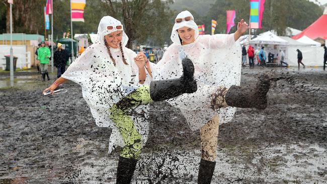 . Jemma Lawson and Kiarra Lewis enjoying their Splendour experience despite the weather. Picture: Richard Gosling