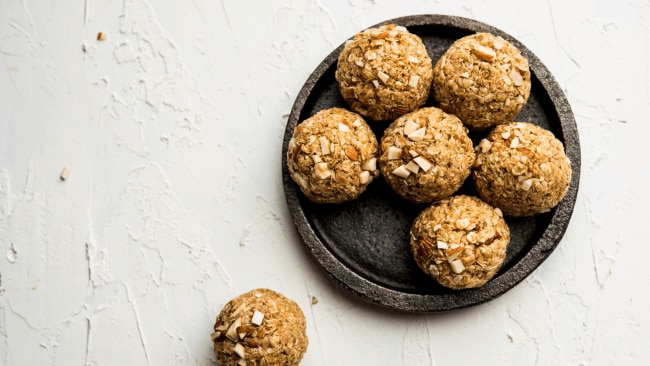 No-bake Anzac biscuit bliss balls. Image: iStock