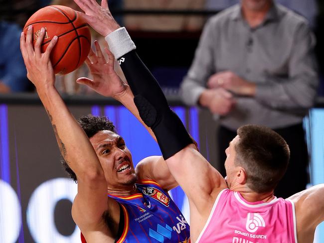 ADELAIDE, AUSTRALIA - FEBRUARY 18: Kyrin Galloway of the 36ers and Dane Pineau of The Breakers during the round 20 NBL match between Adelaide 36ers and New Zealand Breakers at Adelaide Entertainment Centre, on February 18, 2024, in Adelaide, Australia. (Photo by Sarah Reed/Getty Images)