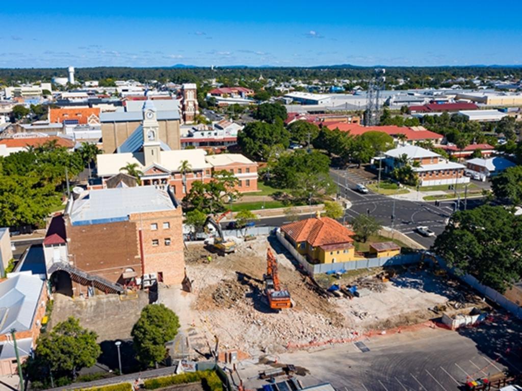 The end of the demolition of the original Maryborough administration centre.