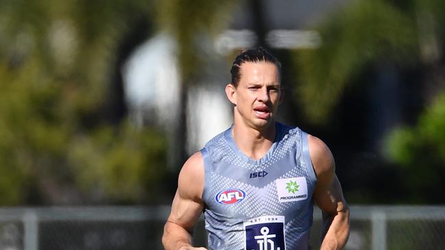 Nat Fyfe in action during an AFL Fremantle Dockers training session at Metricon Stadium on the Gold Coast, Wednesday, June 24, 2020. The Dockers are playing the Gold Coast Suns in their round 4 AFL match on the Gold Coast on Saturday. (AAP Image/Darren England) NO ARCHIVING