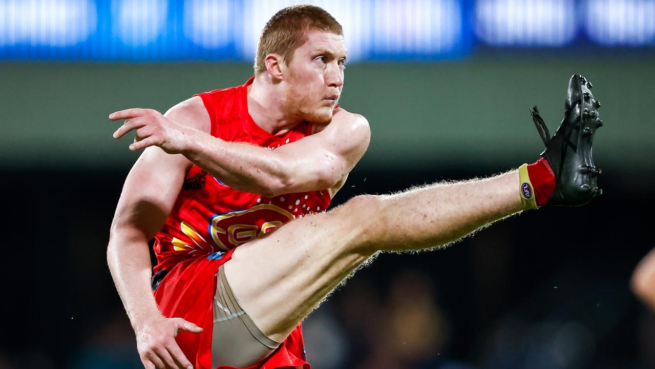 Suns or Hawks? Gold Coast vs Hawthorn: Sunday AFL betting tips, picks and predictions