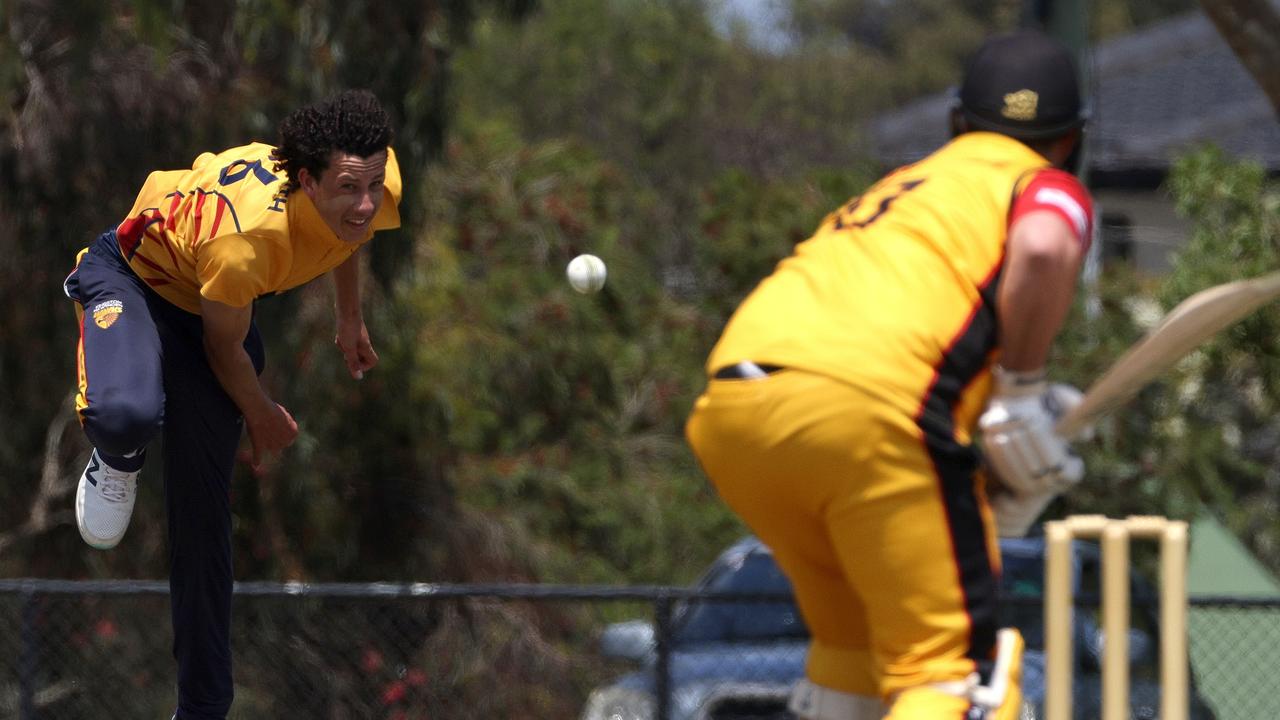 Tyler Pearson of Hawthorn Kingston let’s rip. Picture: Hamish Blair