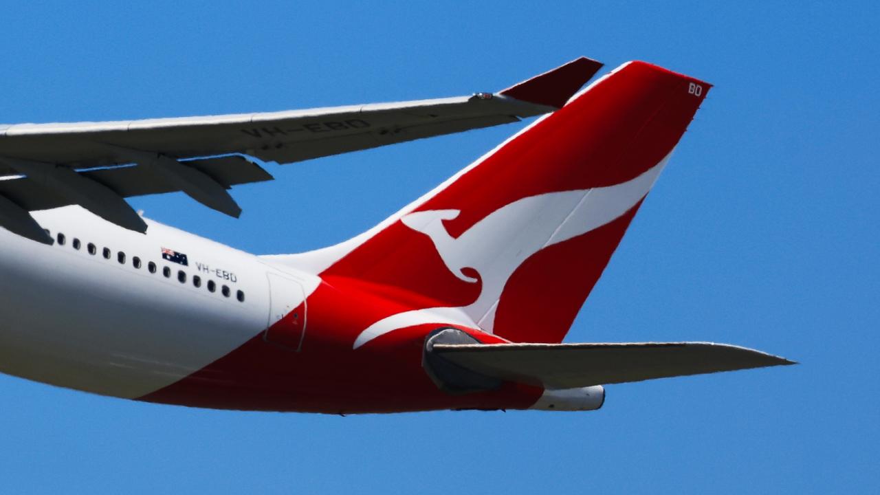 Qantas flight returns to Sydney Airport after in-flight scare