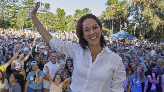 The independent candidate for Mackellar at the federal election on May 21, 2022 Sophie Scamps, at a campaign concert at Avalon on May 1 which included local artists Lime Cordiale and Angus and Julia Stone. Picture:  Supplied