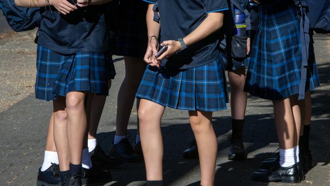 Phones will be banned from NSW schools. Picture: NCA NewsWire / Emma Brasier