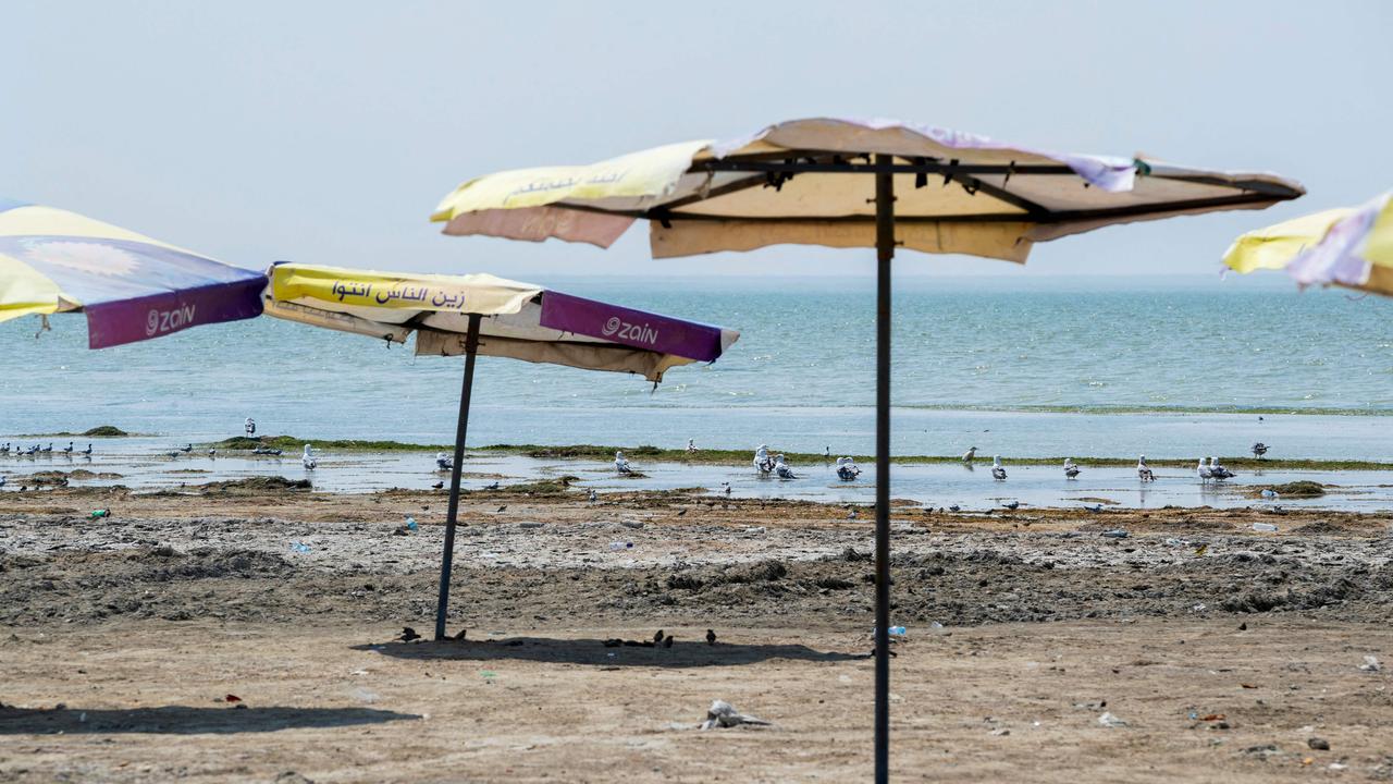 Iraq travel Lake Habbaniyah dries up with drought | The Australian