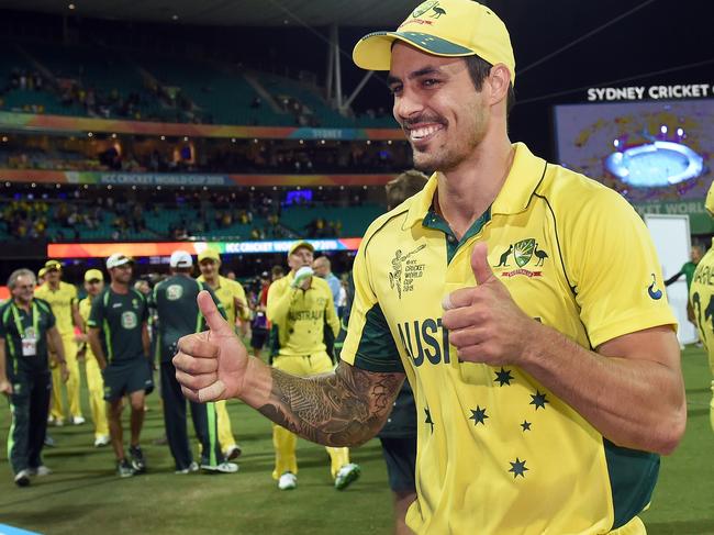 Australian paceman Mitchell Johnson gives the thumbs up as he leaves the field after Australia defeated India in their 2015 Cricket World Cup semi-final match in Sydney on March 26, 2015. AFP PHOTO / William WEST --IMAGE RESTRICTED TO EDITORIAL USE - STRICTLY NO COMMERCIAL USE--
