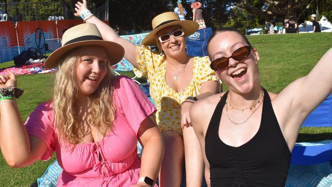 Lainey, Paige and Shay Kenna at the 2022 Caloundra Music Festival. Photo: Elizabeth Neil