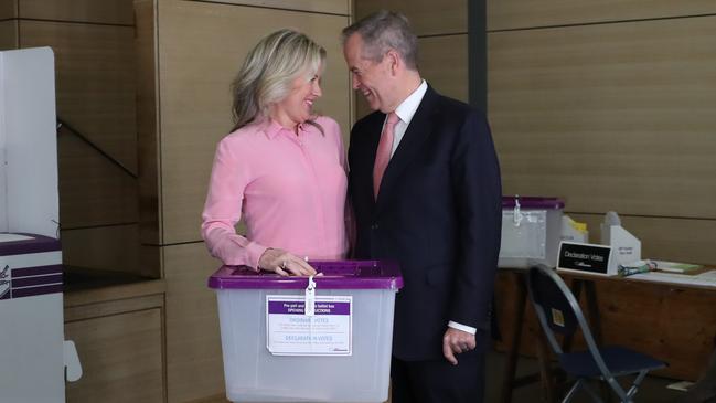 Opposition Leader Bill Shorten and wife Chloe voting at Moonee Ponds West Primary school in Melbourne. Picture: Kym Smith