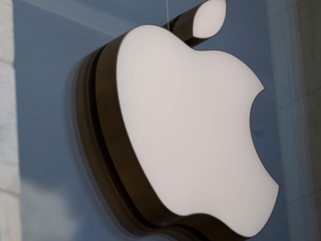 Apple stops selling products in Russia