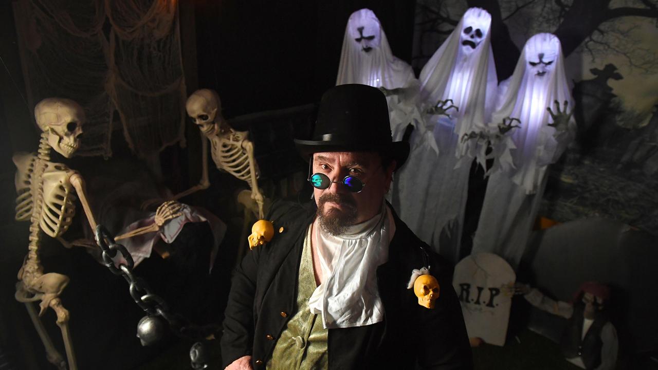 Halloween Trick or Treat Manor opens to public in Para Vista