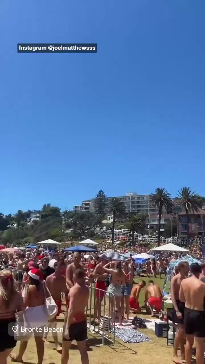 Beachgoers flock to Bronte Beach for ‘insane’ celebrations on Christmas ...